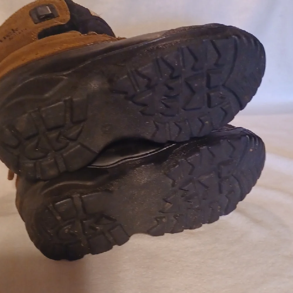 Women's  Duck Boots Black and Brown Winter Boots Size 6